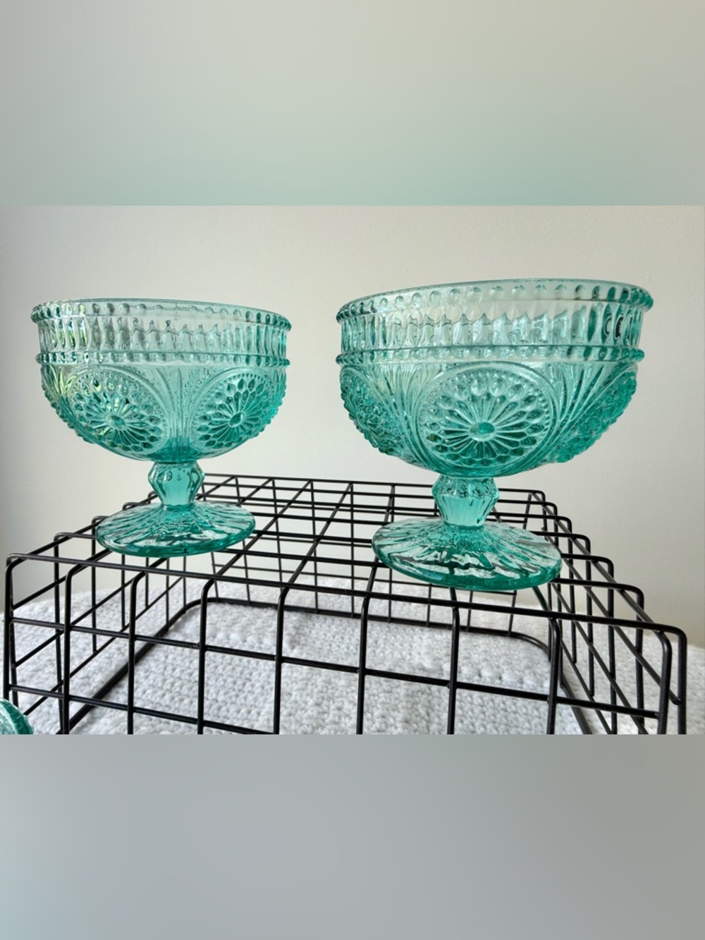 The Pioneer Woman Adeline 10-ounce turquoise glass sundae ice cream dessert cups - Picture 8 of 10